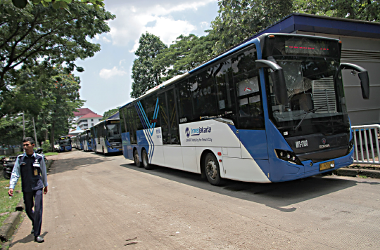 Rute Ekspres Pulogadung Harmoni Sepi Penumpang Koran Jakarta