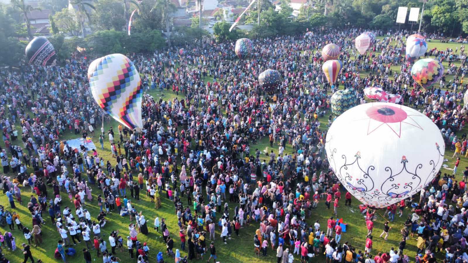 AirNav Edukasi Masyarakat dalam Menerbangkan Balon Udara