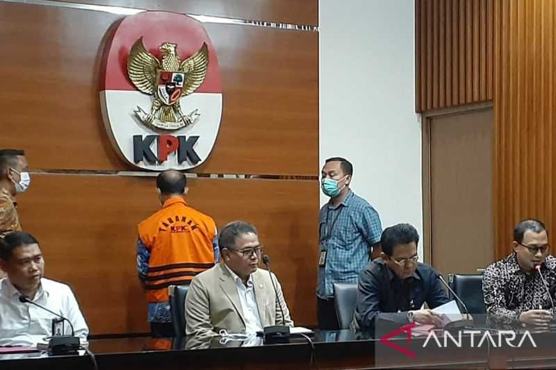 Akhirnya KPK Menahan Hakim Agung Gazalba Saleh