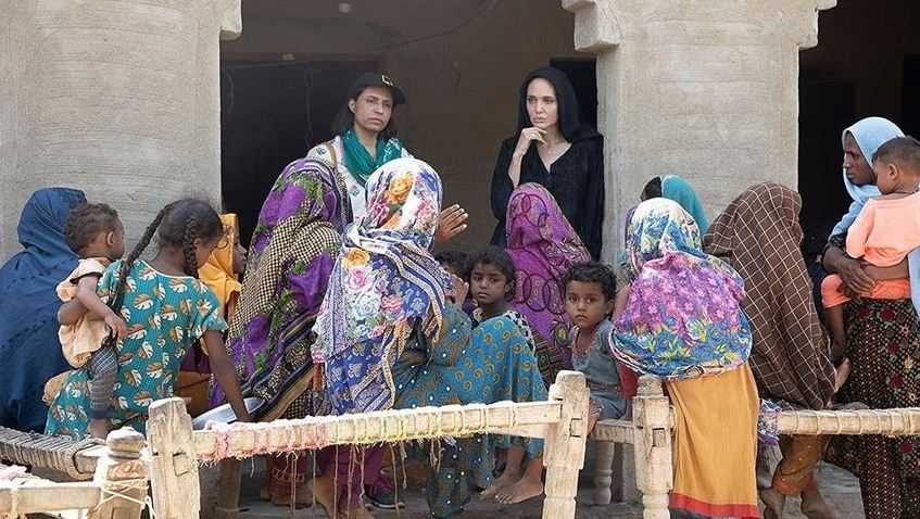 Angelina Jolie Kunjungi Pakistan, Desak Dunia Agar 'Berbuat Lebih Banyak'