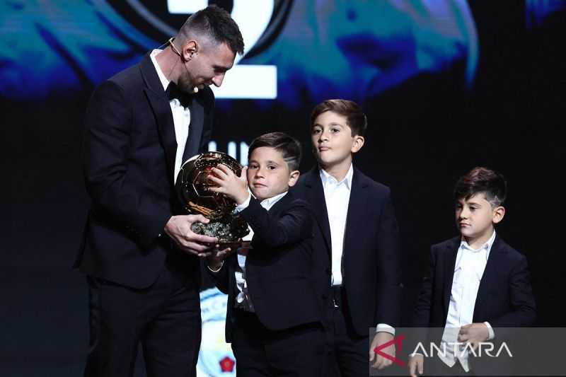 Anggota Timnas Argentina Berikan Selamat pada Messi Atas Ballon d'Or
