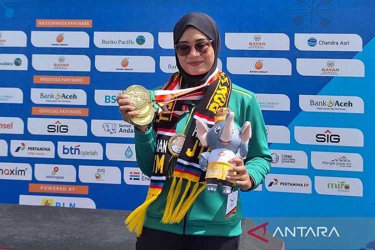 Atlet Diananda Persembahkan Tiga Medali Emas Panahan PON 2024 untuk Sang Buah Hati