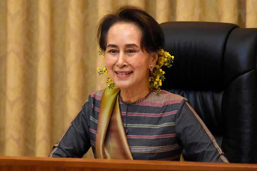 Aung San Suu Kyi Jalani Tahanan Rumah