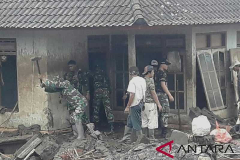 Banjir Bandang Melanda Sejumlah Wilayah di Kabupaten Jembrana Bali