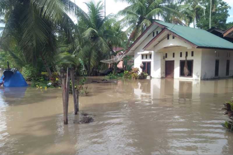 Banjir Genangi 12 Kecamatan di Aceh Utara, 18.160 Orang Terpaksa Mengungsi
