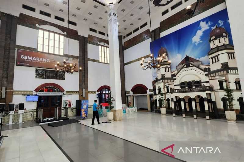 Banjir Surut, Stasiun Semarang Tawang Kembali Beroperasi