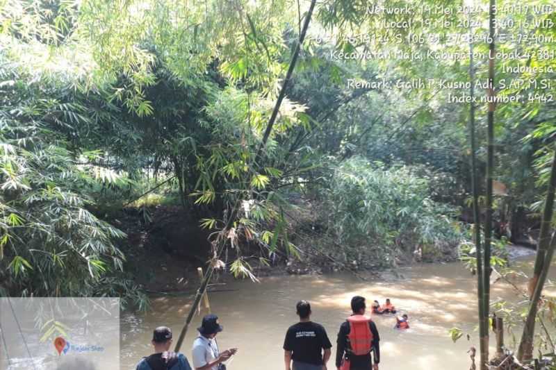 Basarnas Banten Sisir Sungai Cibeureum Cari Warga Tenggelam