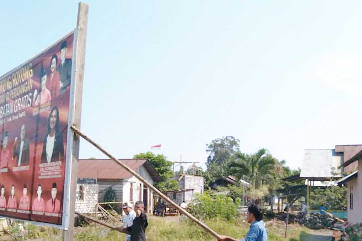 Bawaslu Maluku Utara Minta Atribut Caleg Ditertibkan