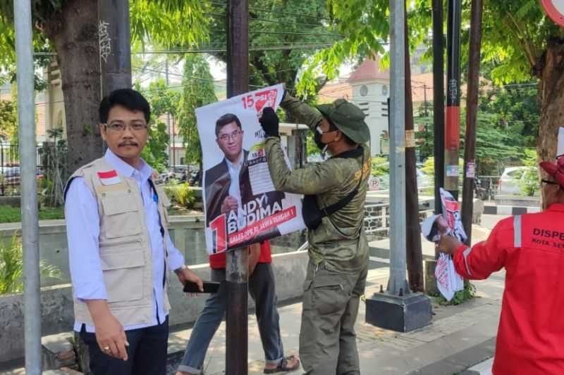 Bawaslu Semarang Amankan 815 Alat Peraga Kampanye Langgar Aturan