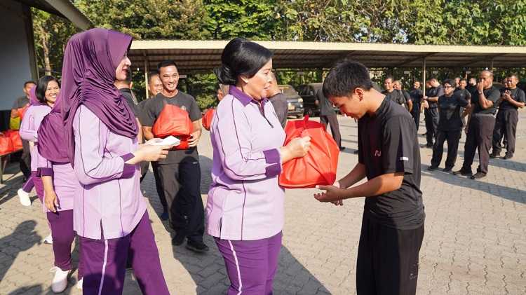 Bazar dan Olahraga Bersama untuk Meriahkan HUT ke-78 TNI
