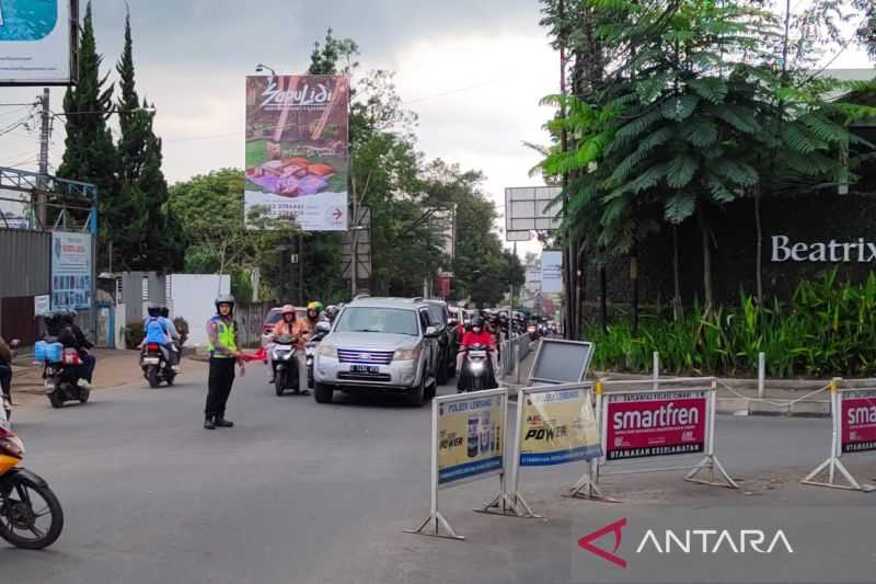 Beberapa Titik Macet, Kepadatan Mulai Terjadi di Jalur Wisata Lembang