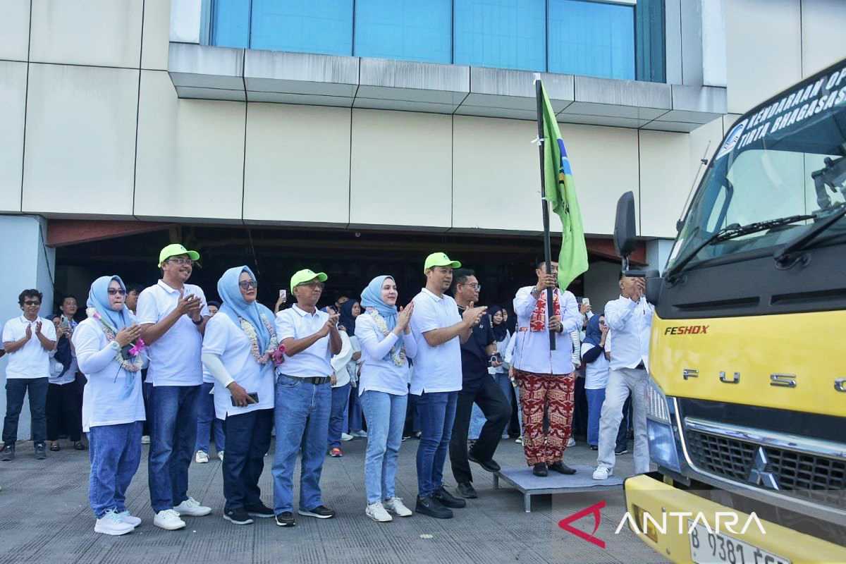 Bekasi Salurkan Bantuan Air Bersih