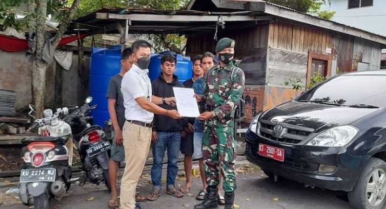 Berawal dari Pengendara Motor yang Dicegat Malam Hari di Kebun Sawit, Prajurit TNI Bongkar Jaringan Penyelundupan Manusia