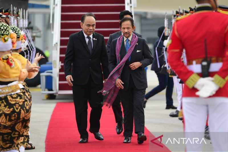 Berita Terbaru, Sultan Brunei Hassanal Bolkiah Tiba di Jakarta untuk KTT Asean