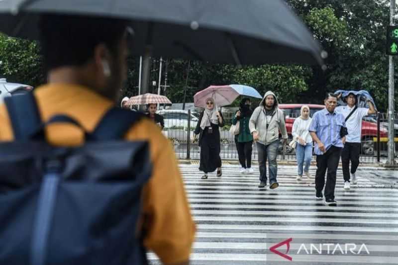 BMKG Prakirakan Cuaca Sebagian Jakarta Diguyur Hujan Pada Kamis Siang Hingga Malam