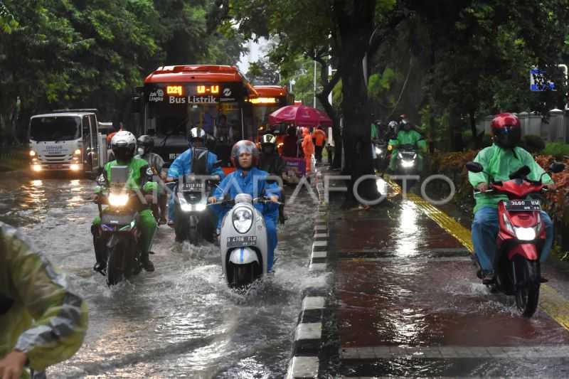 BMKG: Sebagian Kota Besar Turun Hujan Ringan Hingga Lebat