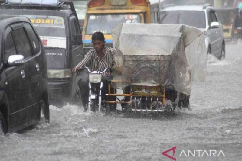 BMKG: Sebagian Wilayah Jakarta Diguyur Hujan pada Rabu Siang