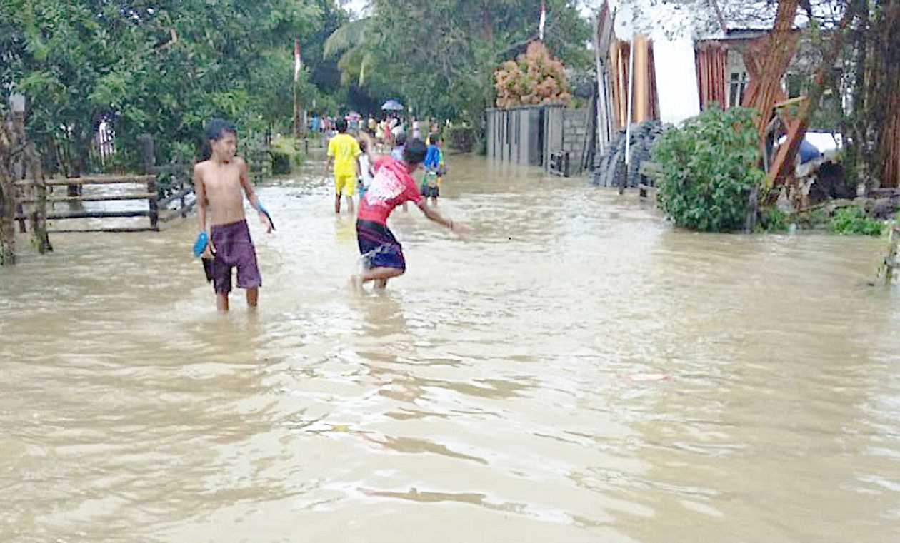 BNPB Imbau Waspada Banjir Susulan di Seram Bagian Barat