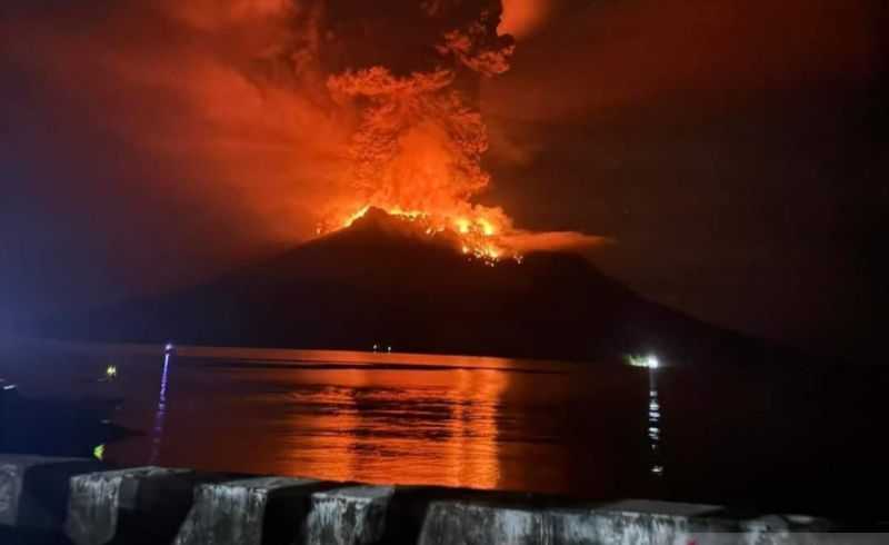 BNPB Sebut 272 Keluarga Dievakuasi akibat Letusan Gunung Ruang