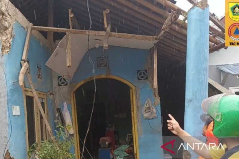 BPBD Bogor: Sebanyak 7 orang mengungsi akibat bencana angin kencang