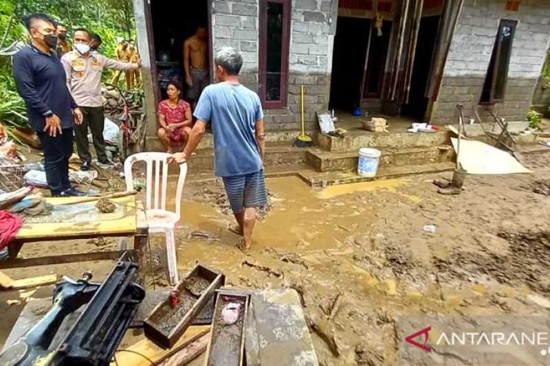 BPBD Jembrana Cari Siswa SMA yang Dikabarkan Hilang Saat Banjir Bandang