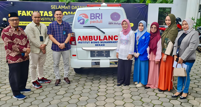 BRI Kanca Tambun Serahkan  Bantuan Ambulans ke Institut Bisnis Muhammadiyah Bekasi
