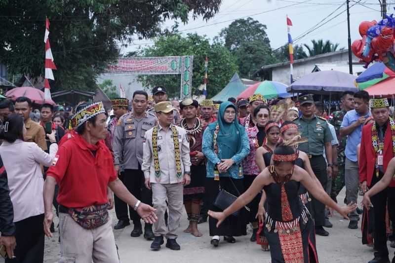 Bupati Sambas Dukung Kegiatan Pelestarian Budaya Suku Dayak