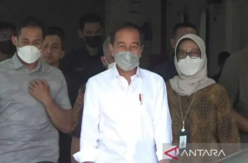 Cak Nun Sakit, Jokowi Jenguk ke RSUP Dr Sardjito Yogya