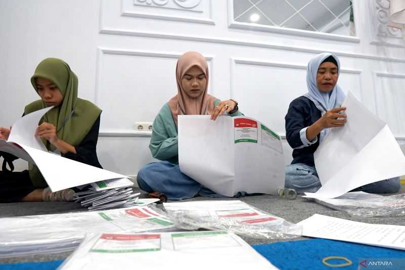 Cegah Penyimpangan, Bawaslu Awasi Sortir dan Lipat Suara di KPU Kota Gorontalo