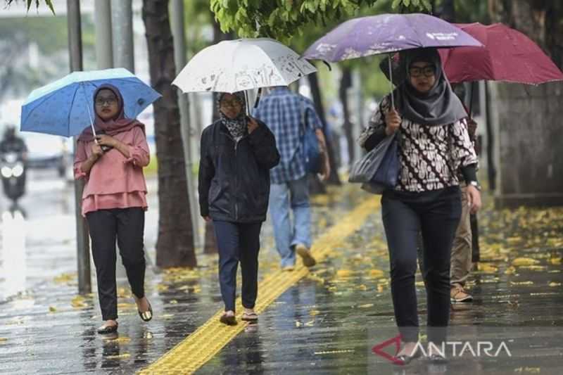 Cuaca Minggu, BMKG Prakirakan Mayoritas Daerah Diguyur Hujan