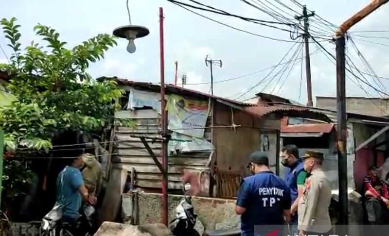 Densus 88 Geledah Rumah Terduga Teroris Bom Astanaanyar di Bandung