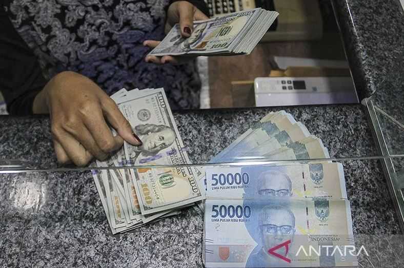 Dolar AS Masih Kuat di Asia Setelah Sempat Jatuh karena Data Inflasi