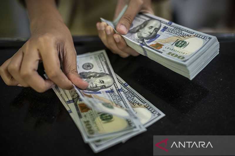 Dolar AS Tertekan, Investor Hati-hati Mengamati Gejolak Perbankan