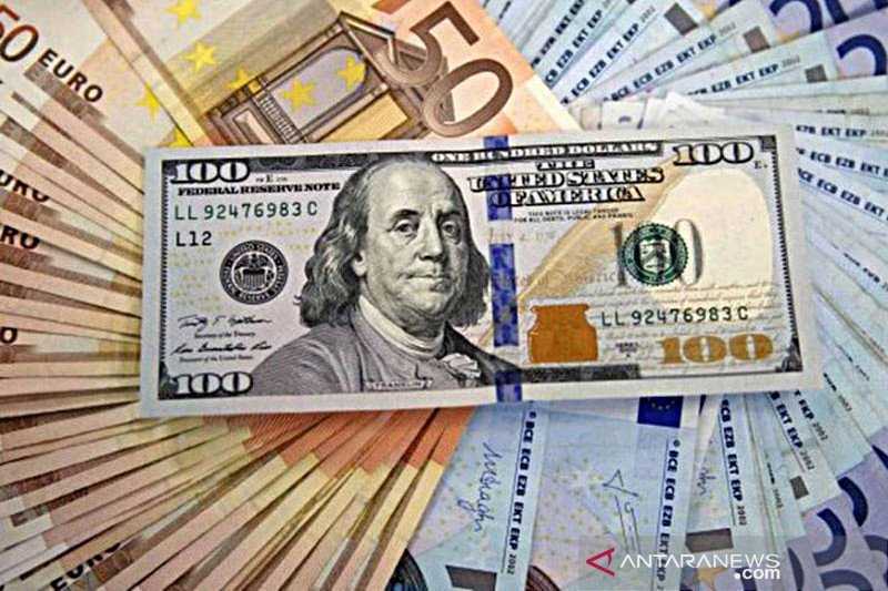 Dolar Menguat Setelah Data Inflasi Angkat Yields Obligasi Pemerintah