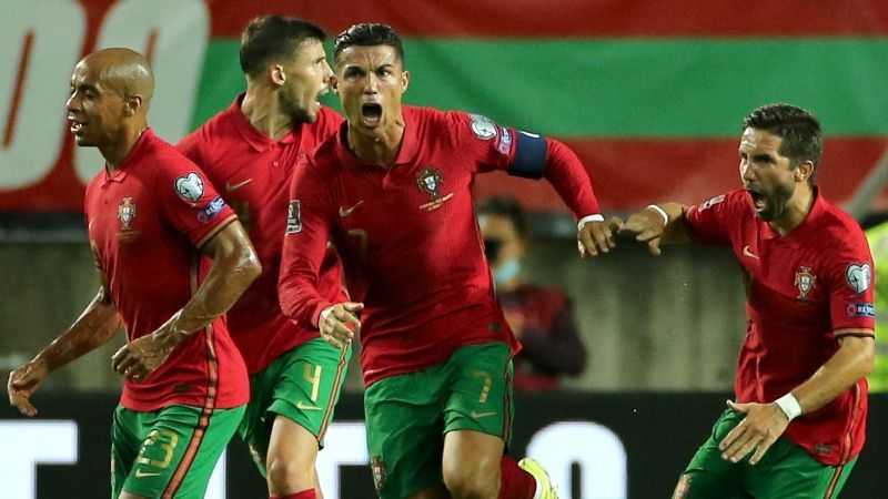 Dramatis, Cristiano Ronaldo Bawa Portugal Tundukkan Irlandia