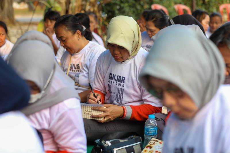 Emak-emak Prasejahtera Rasakan Manfaat Pelatihan Membuat Sabun Cuci Piring Ala Kowarteg Ganjar