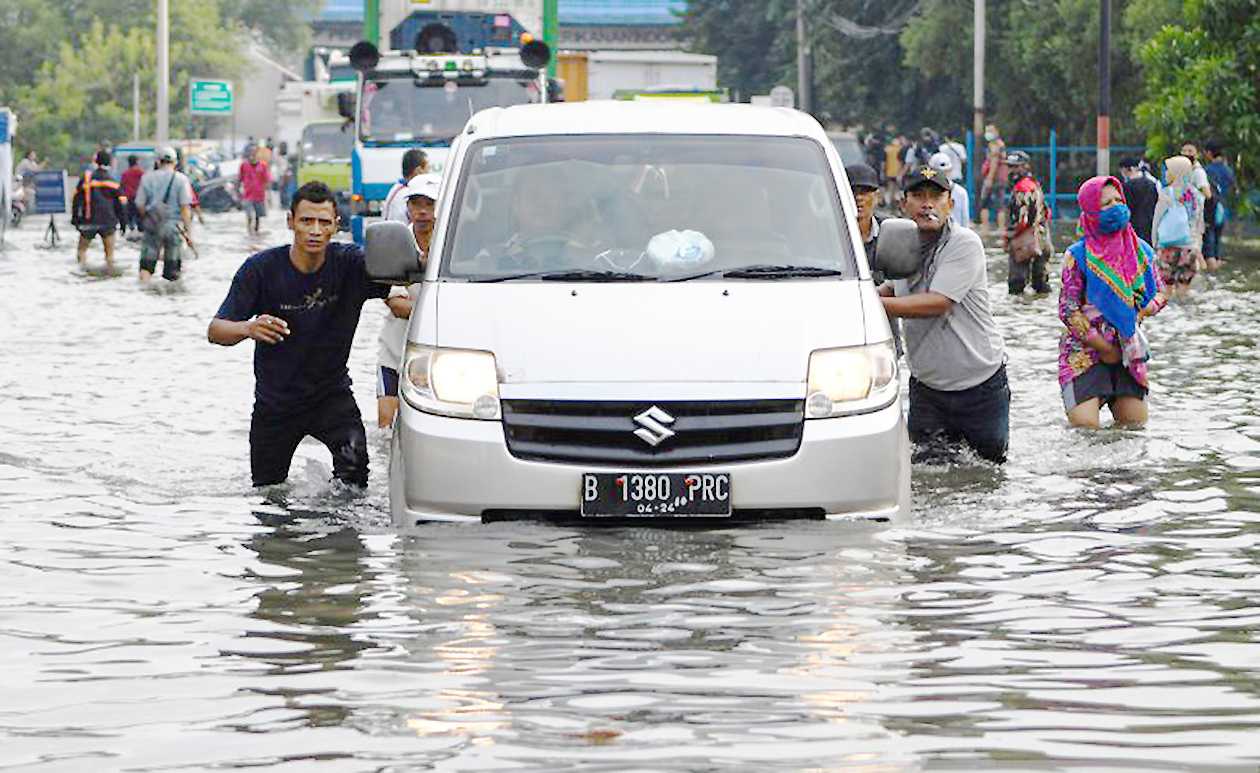 Fenomena Fase Bulan Purnama, Waspada Banjir Rob