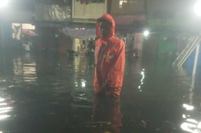 Gawat, Dua RT di Kuningan Barat Terendam Banjir Akibat Hujan Deras