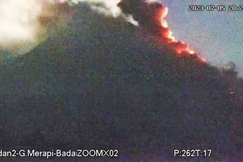 Gawat, Gunung Merapi Meluncurkan Awan Panas Guguran Sejauh 2.700 Meter