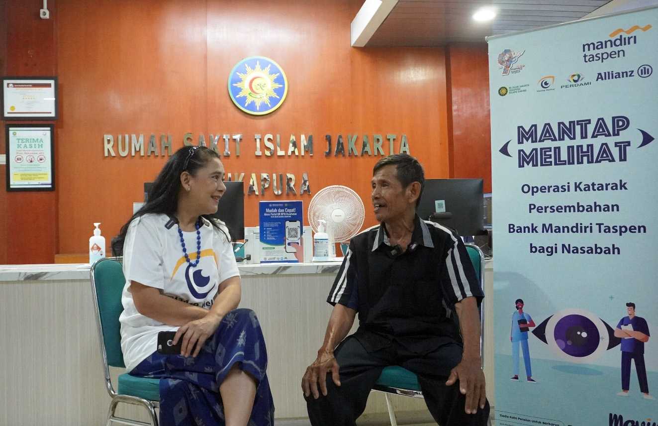 Gelar Operasi Katarak Serentak di Jakarta dan Surabaya bagi Nasabah dan Keluarganya