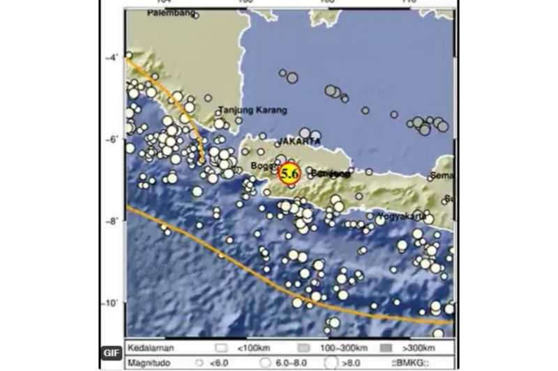 Gempa Cianjur Magnitudo 5,6 Terasa di Jakarta Membuat Sejumlah Pekerja Kantoran Keluar Gedung