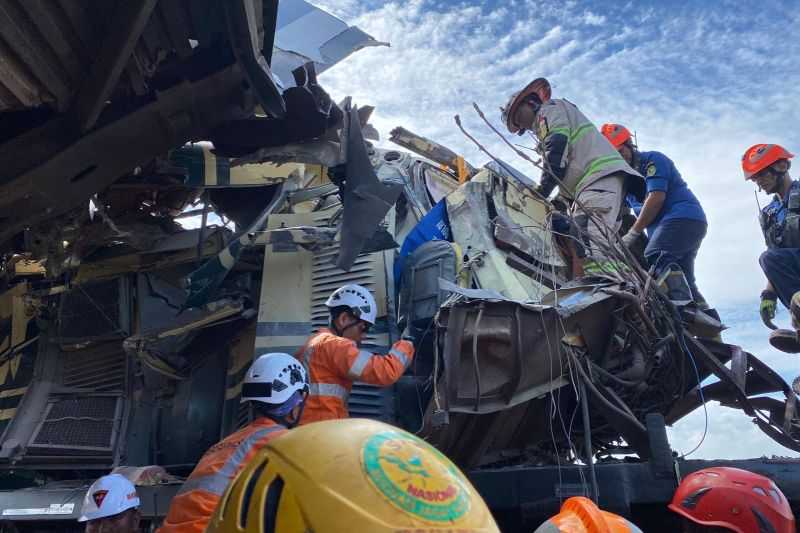 Gerak Cepat, Basarnas Sebut Seluruh Korban Kecelakaan KA di Bandung Tuntas Dievakuasi