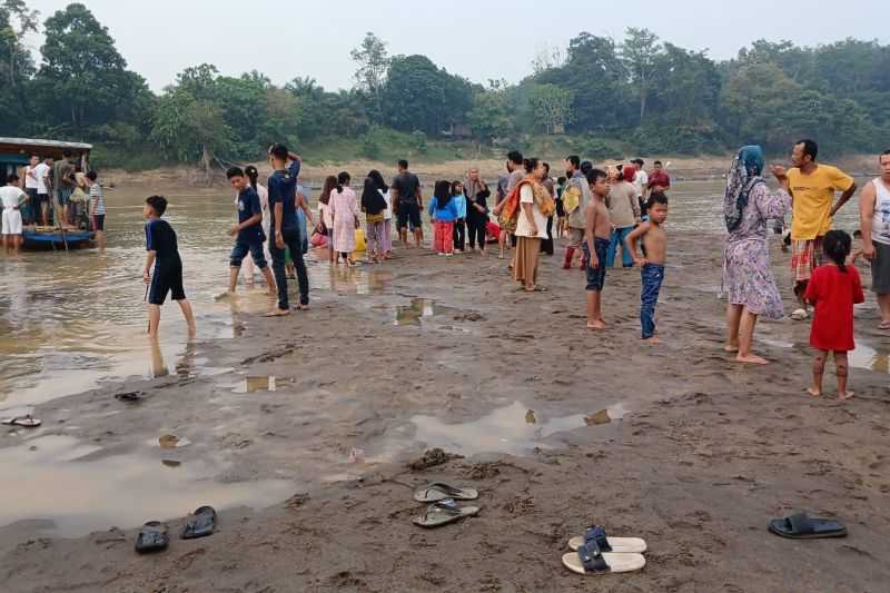 Gerak Cepat Semoga Selamat Semua, Basarnas Jambi Cari Tiga Warga Tebo Tenggelam di Sungai Batanghari