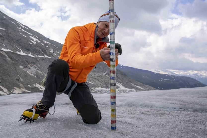 Gletser Swiss Mencair Lebih Cepat, 10 Persen Volumenya Hilang dalam 2 Tahun