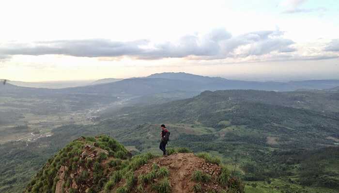 Gunung Batu Lembang Wisata Asyik Menikmati Waktu Luang