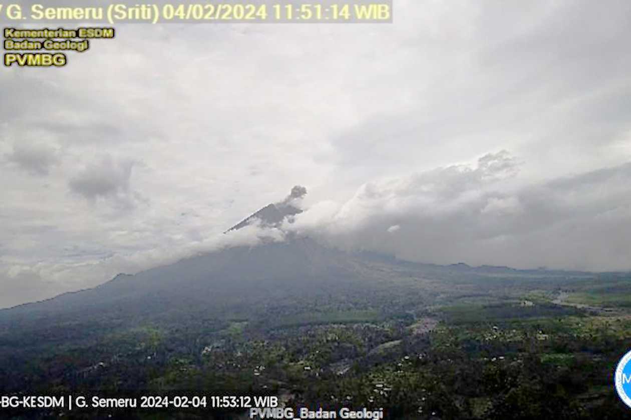 Gunung Semeru Kembali Erupsi