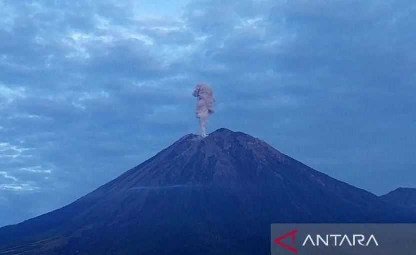 Gunung Semeru Kembali Erupsi, Masyarakat Sekitar Diminta Waspada