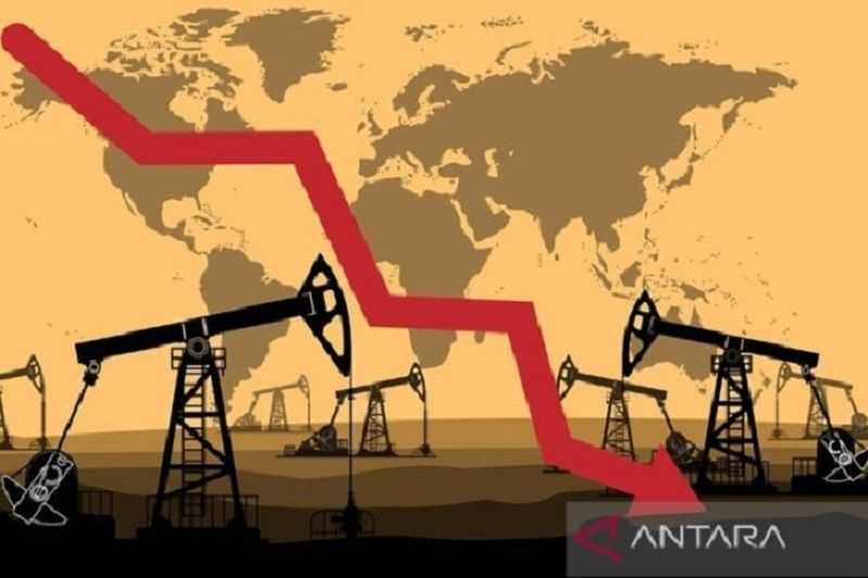 Harga Minyak Dunia Jatuh, Terseret Penguatan Dolar dan Kekhawatiran Resesi