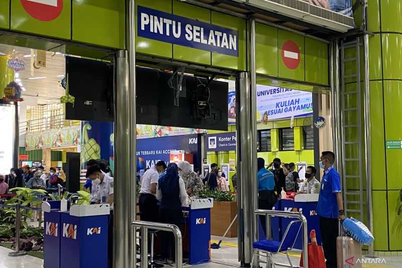 Hari Ini, 18.500 Pemudik Berangkat dari Stasiun Gambir