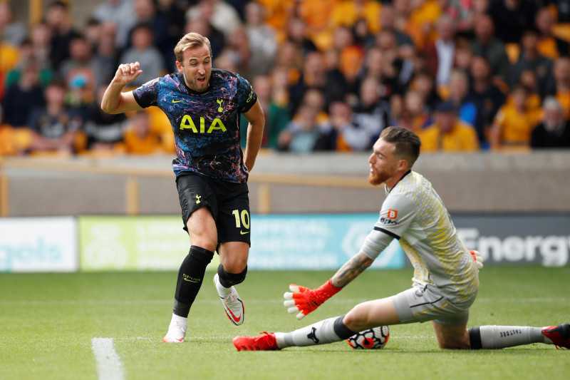 Harry Kane Tegaskan Bertahan di Tottenham untuk Musim Ini